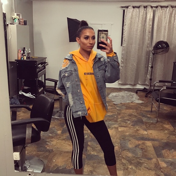 Meet your Posher, Sierra - Picture 2 of 4